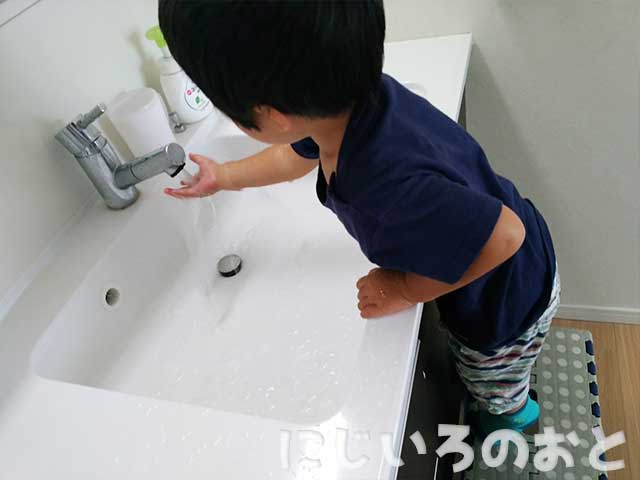 洗面台遊びを取り入れて子どもと楽しく手洗い習慣を身につけよう！