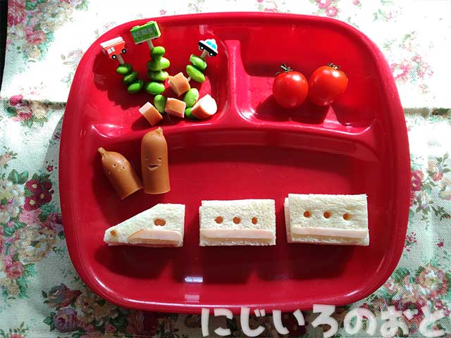 お弁当にもおすすめ！子どもが大喜び「電車サンドイッチ」【簡単レシピ】