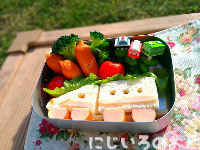 お弁当にもおすすめ！子どもが大喜び「電車サンドイッチ」【簡単レシピ】