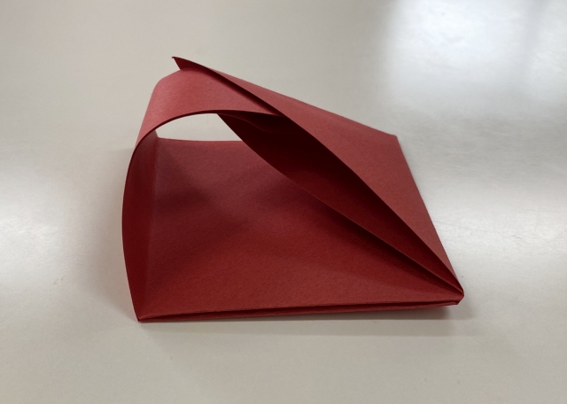 画用紙を折り込む