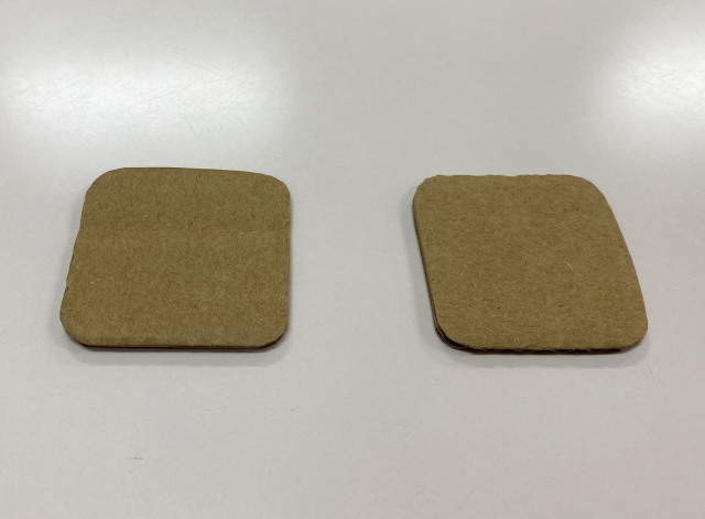 ダンボールを切る